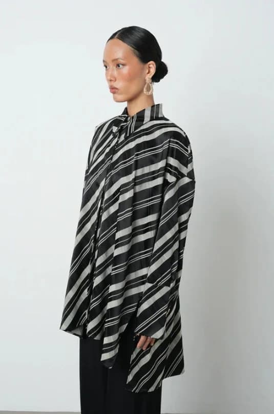 Black Jacquard Stripe Patterned Hijab Shirt