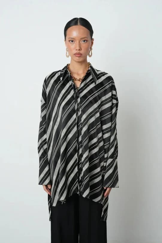 Black Jacquard Stripe Patterned Hijab Shirt