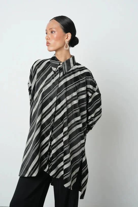 Black Jacquard Stripe Patterned Hijab Shirt